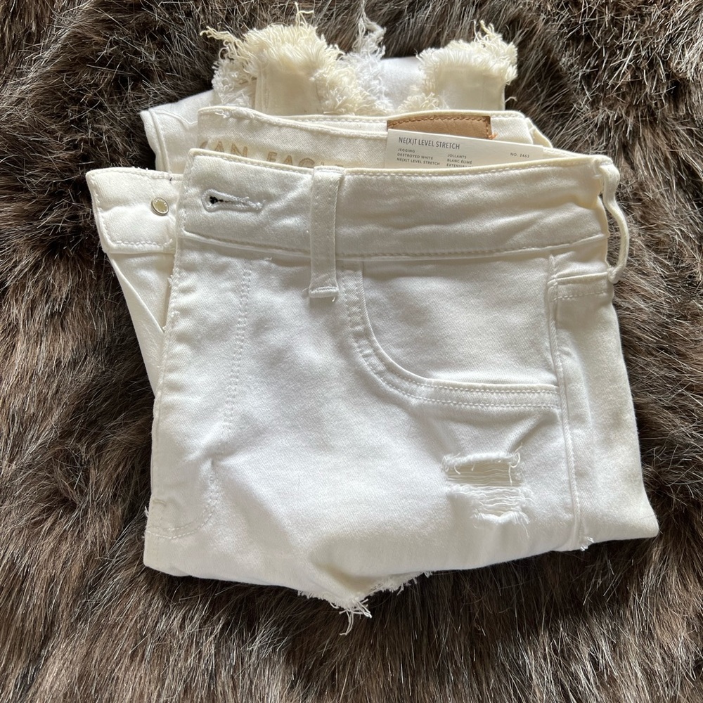 NWT. Size 8 next level stretch.